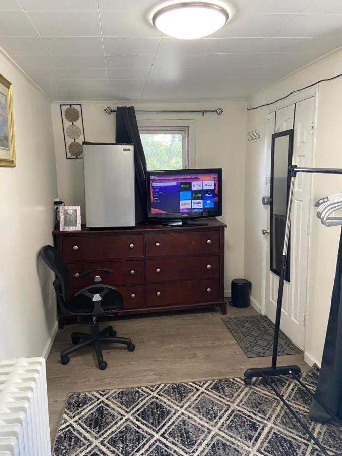 Cozzy Room With Private Entrance And Drive Way 뉴욕 외부 사진
